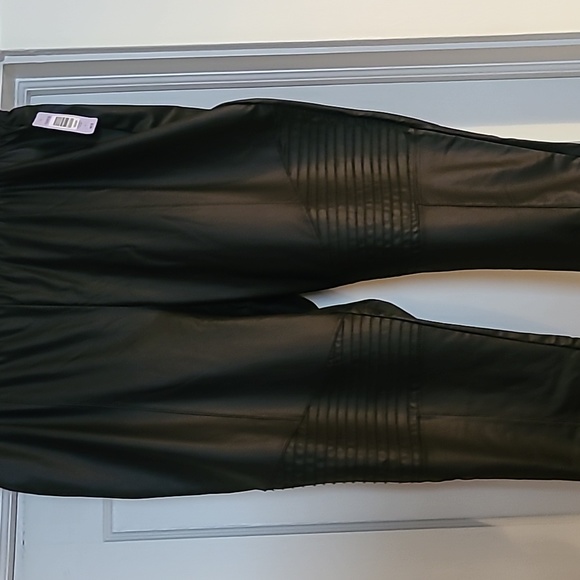 torrid Pants - Torrid Black Faux Leather Moto Leggings sz 4